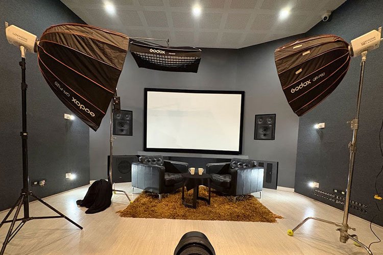 genelec-room-slide-1