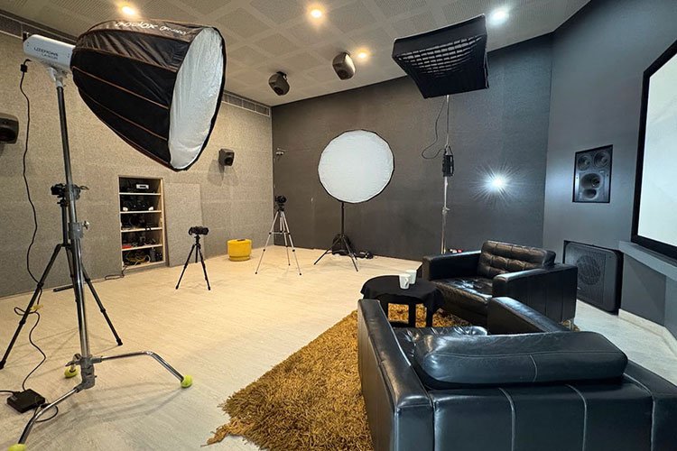 genelec-room-slide-2