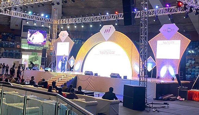 Theme-Based Stage Fabrication